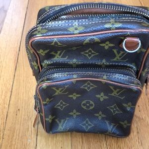 Amazone Amazon Authentic Monogram crossbody